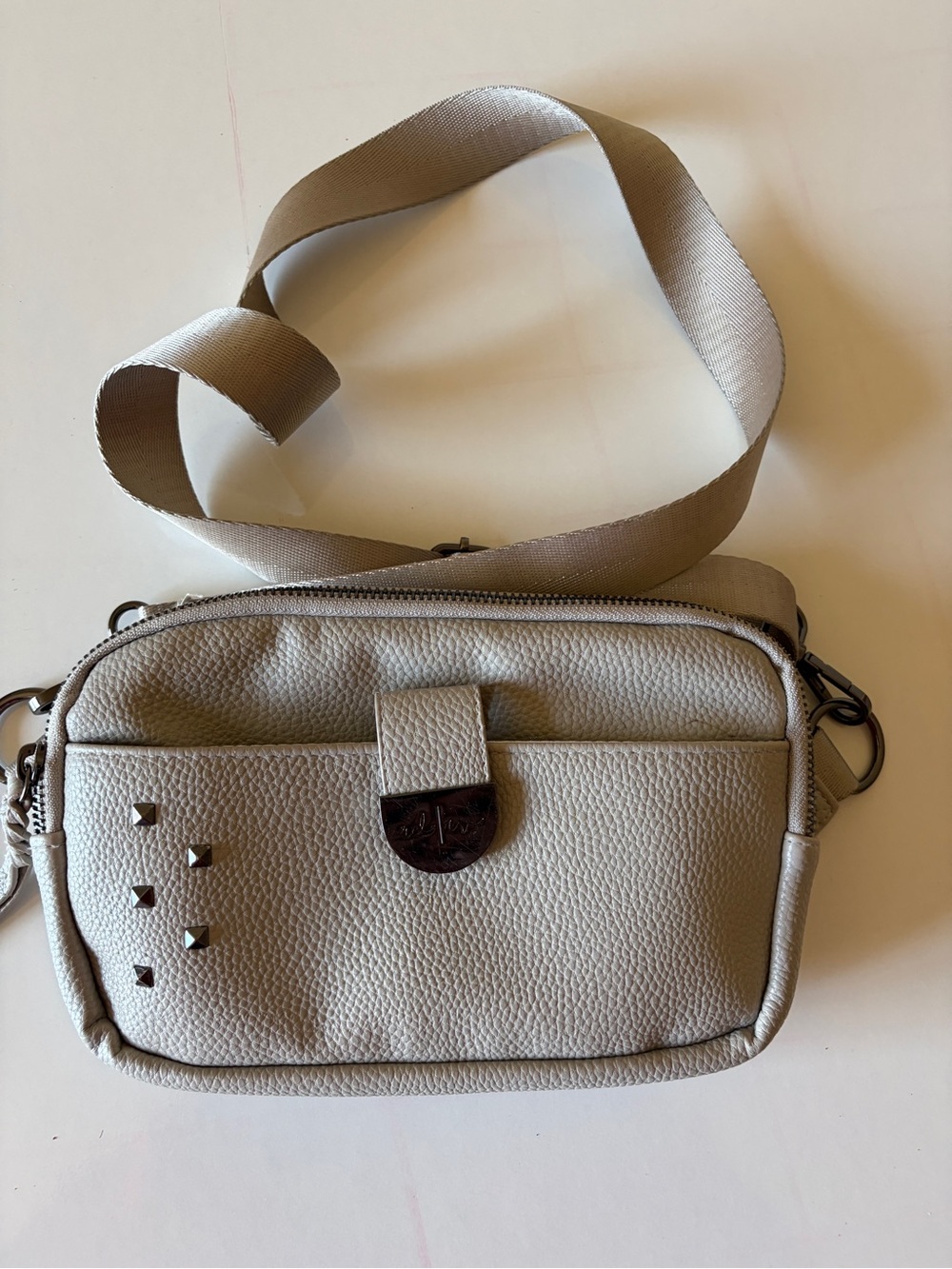 Rad Rev Sling Purse Bag gray Zipper Closure Crossbody Strap Vegan Leather Wallet